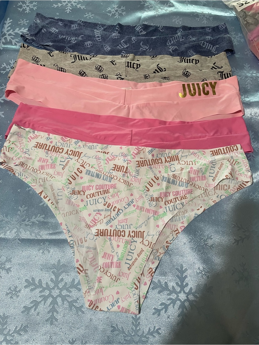 Juicy Couture seamless Multicolor Logo & Pink Bikini Underwear 5 Pack.